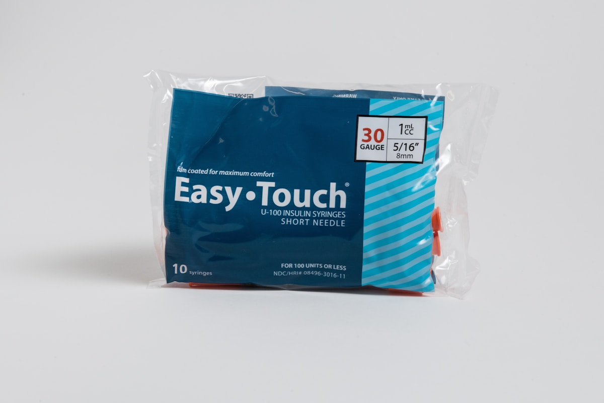 Un paquet d'easytouch sur fond blanc.
